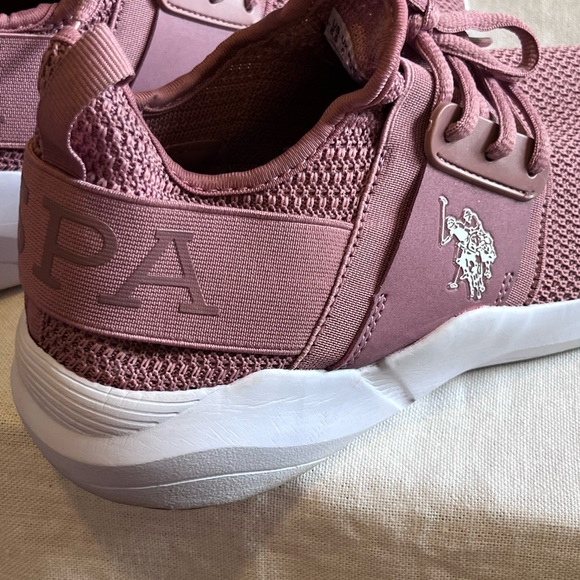 US Polo Association Athletic Shoes. - Picture 2 of 6